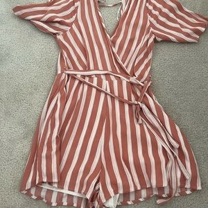 size small francesca’s romper